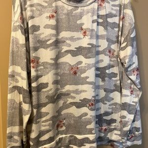 Secret Treasures 2X(18W-20W) Long sleeve Pajama PJ Top, Cream Gray Camo pattern